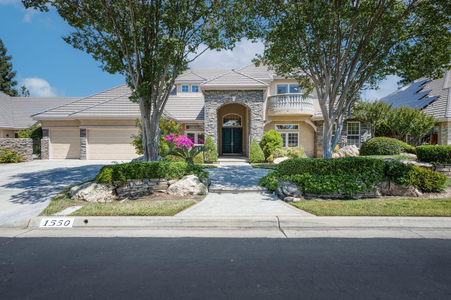 Single Family in Fresno - photo 3