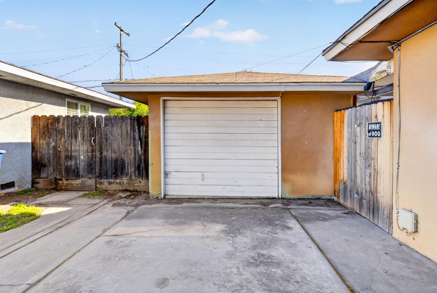1025 W Fedora Avenue, Fresno, CA, 93705