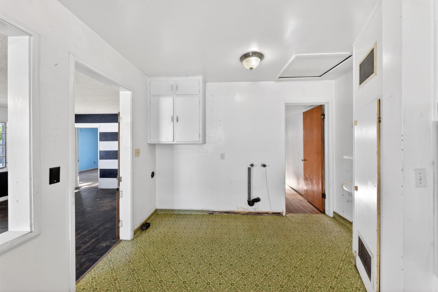 1025 W Fedora Avenue, Fresno, CA, 93705