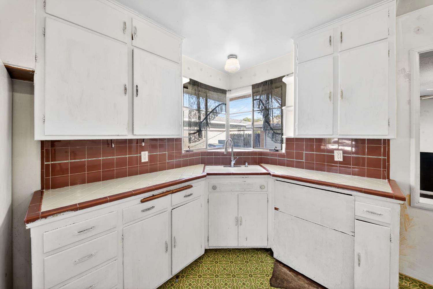 1025 W Fedora Avenue, Fresno, CA, 93705