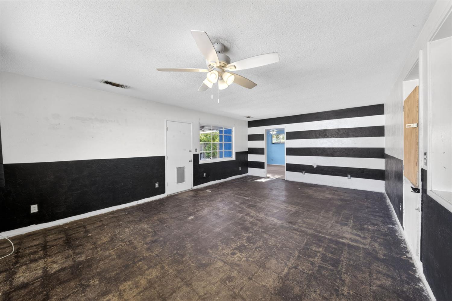 1025 W Fedora Avenue, Fresno, CA, 93705