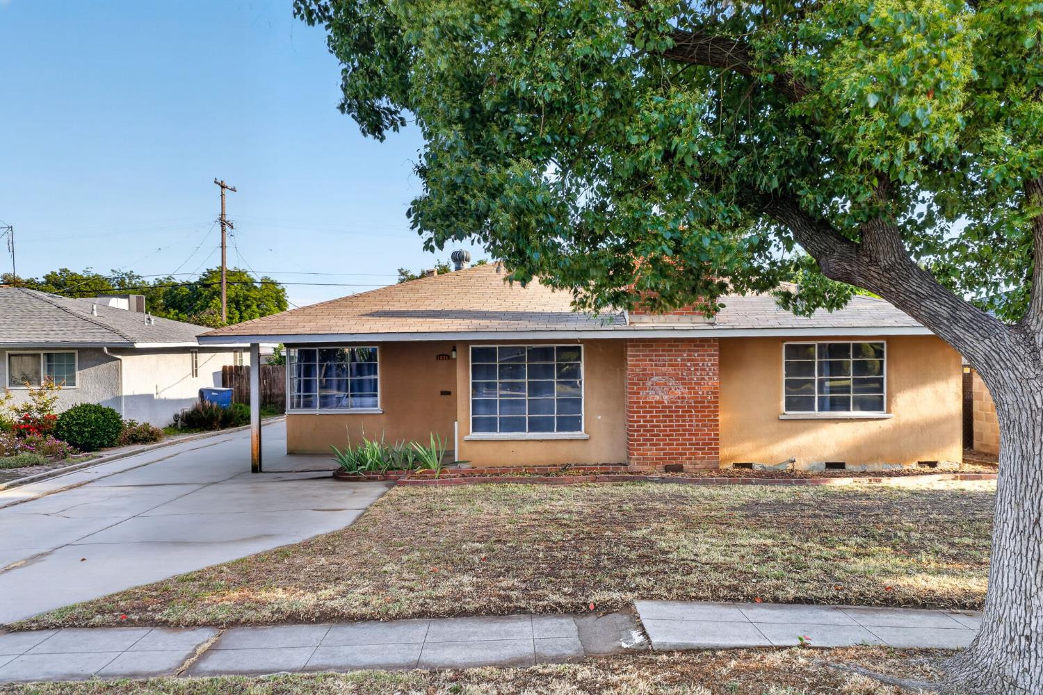 1025 W Fedora Avenue, Fresno, CA, 93705