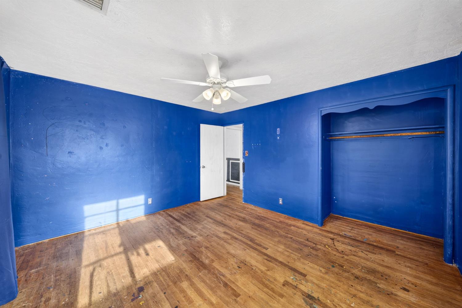 1025 W Fedora Avenue, Fresno, CA, 93705