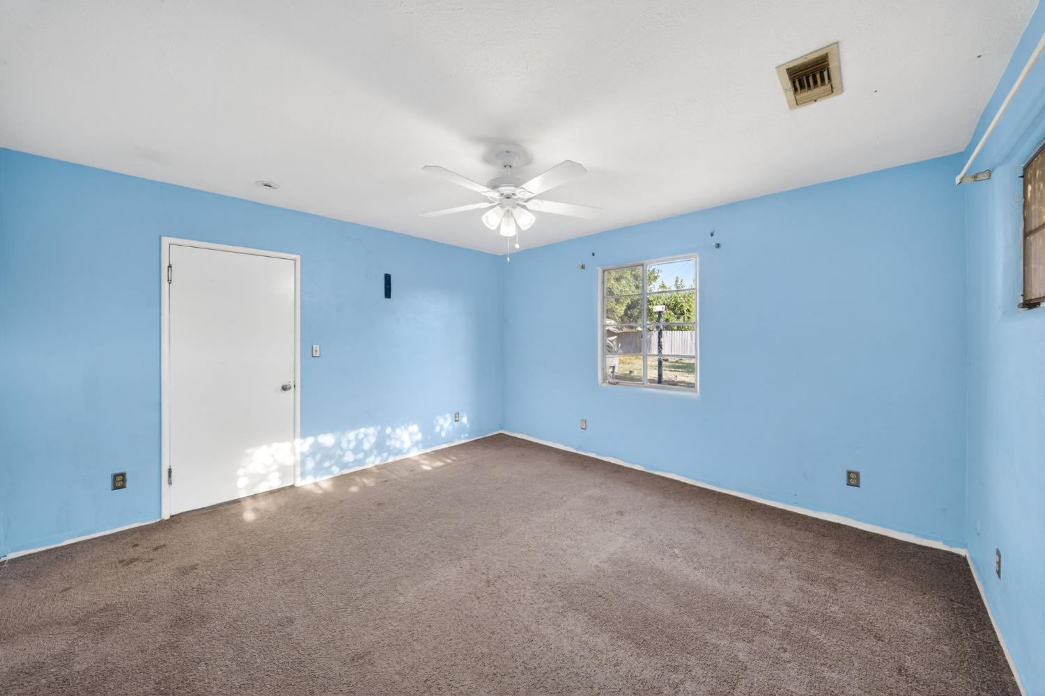 1025 W Fedora Avenue, Fresno, CA, 93705