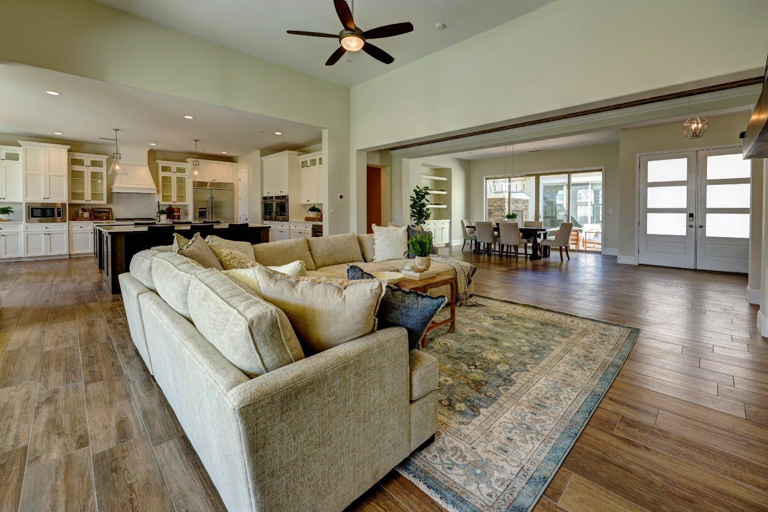 2189 E Strathspey Way, Fresno, CA, 93730