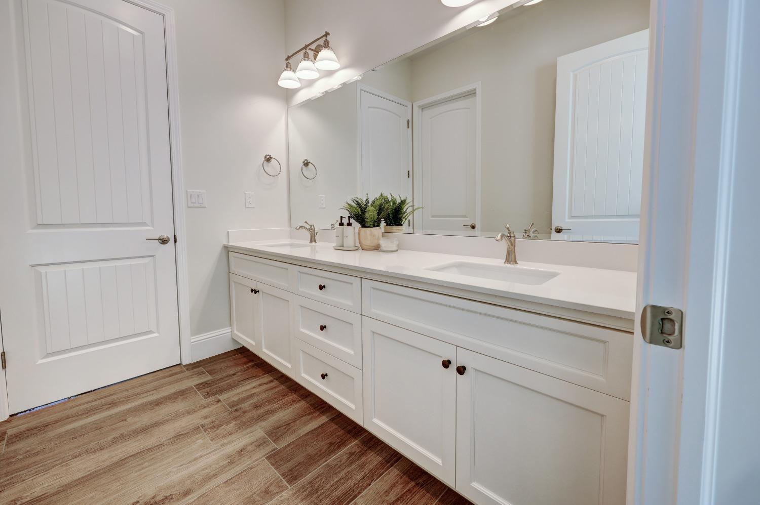 2189 E Strathspey Way, Fresno, CA, 93730