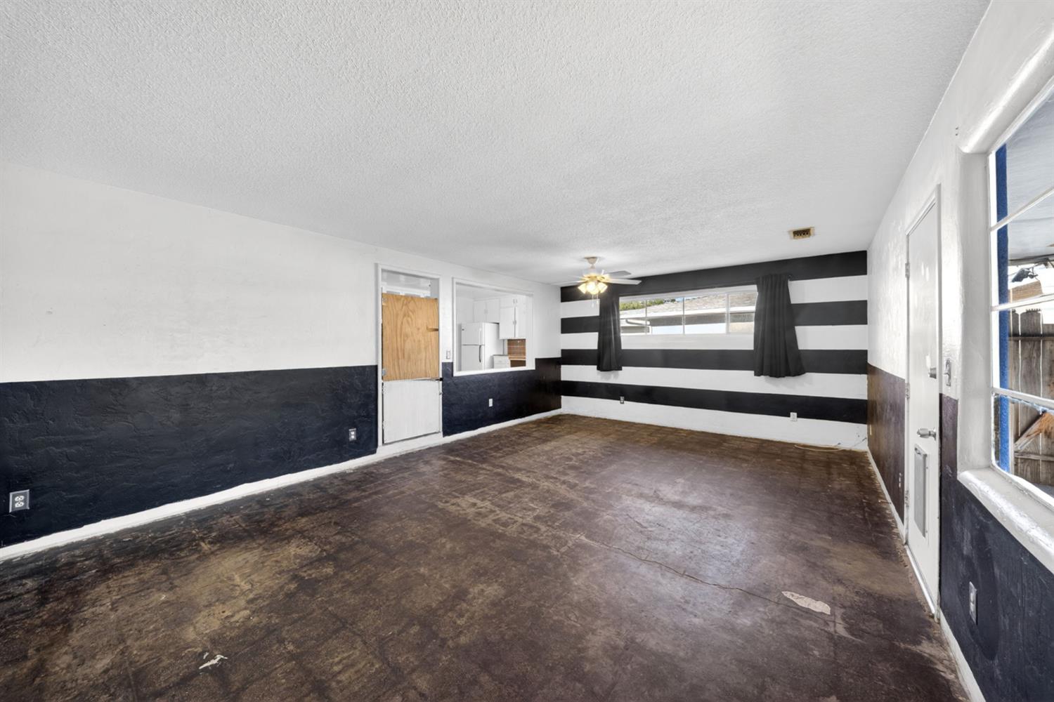 1025 W Fedora Avenue, Fresno, CA, 93705