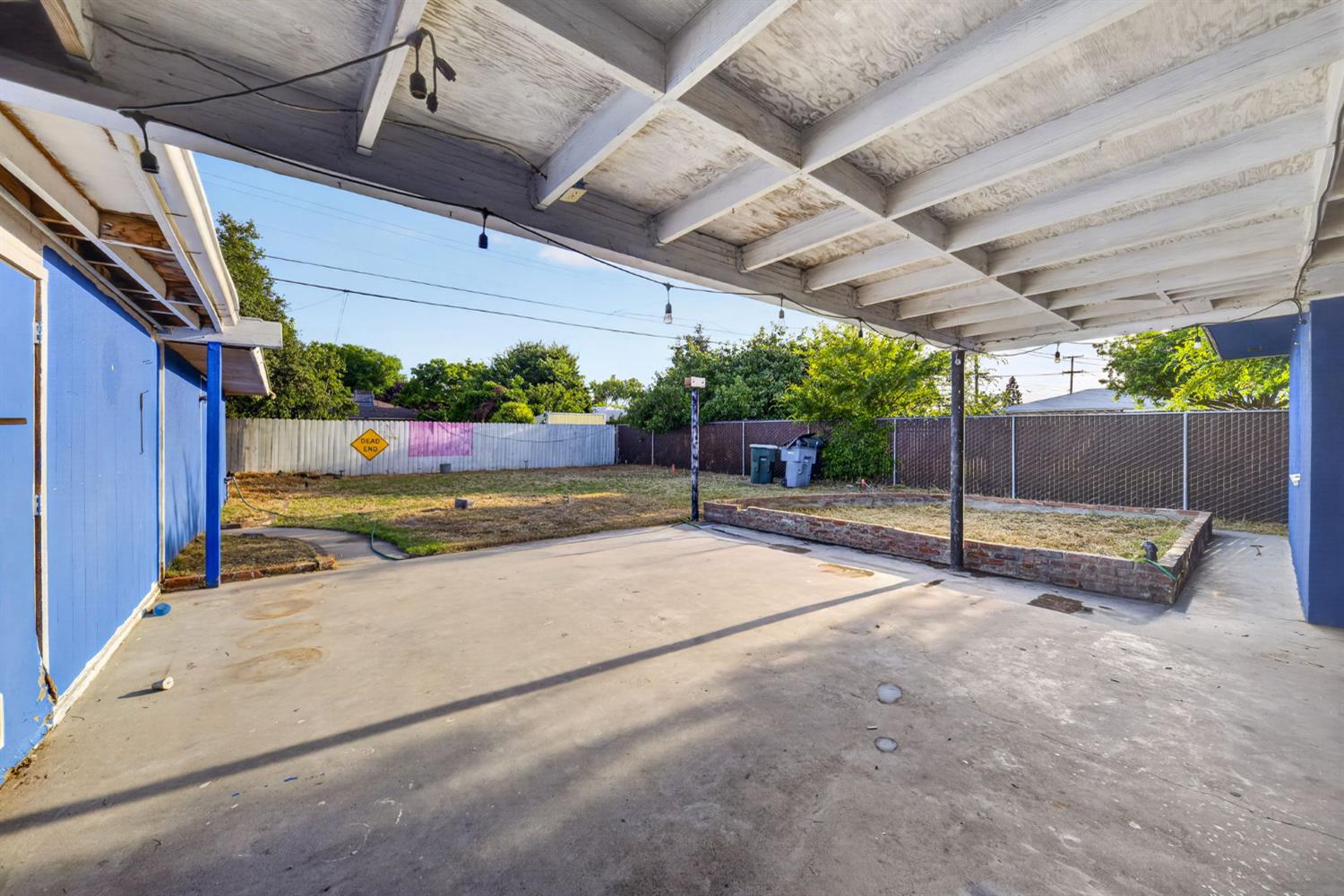 1025 W Fedora Avenue, Fresno, CA, 93705