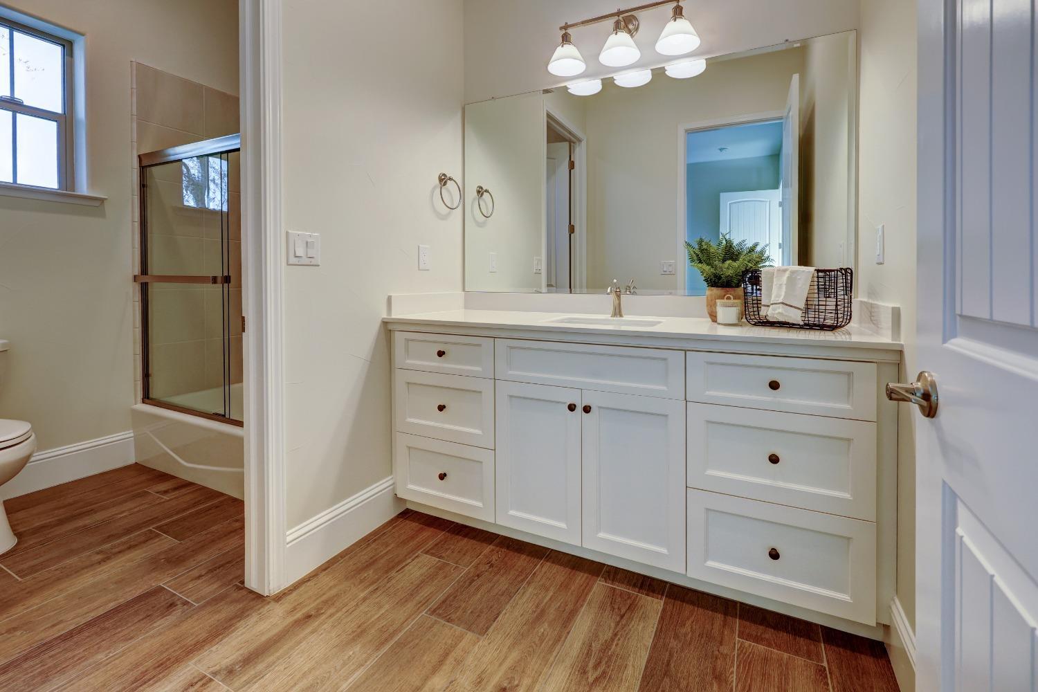 2189 E Strathspey Way, Fresno, CA, 93730