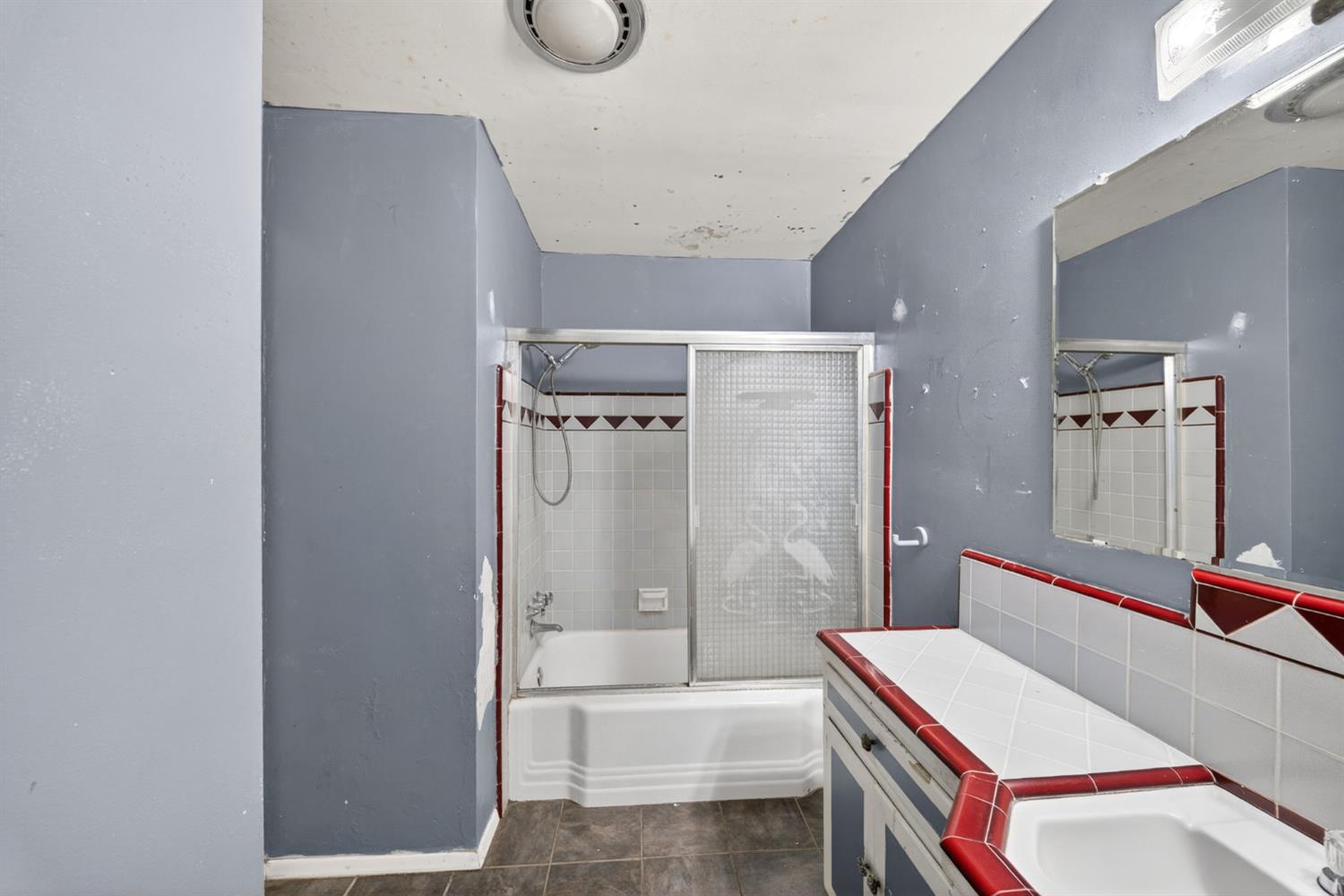 1025 W Fedora Avenue, Fresno, CA, 93705
