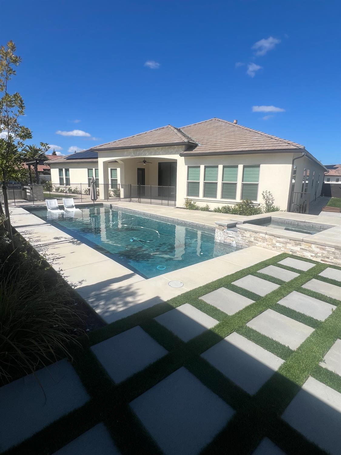 2189 E Strathspey Way, Fresno, CA, 93730