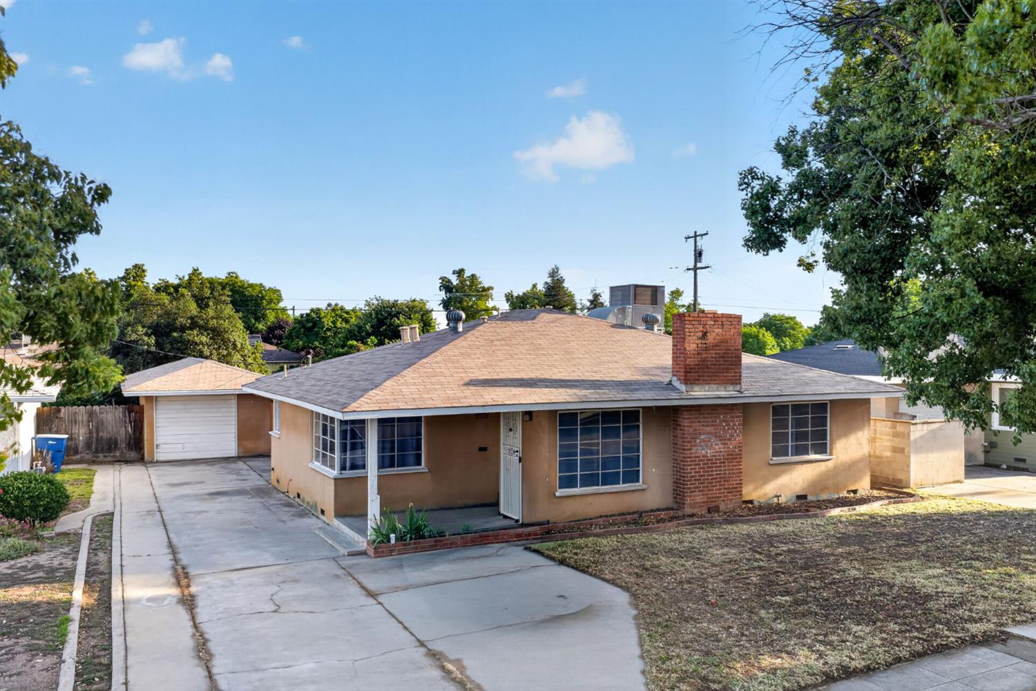 1025 W Fedora Avenue, Fresno, CA, 93705