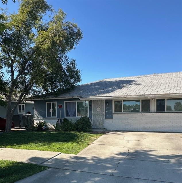 Duplex in Fresno - photo 3