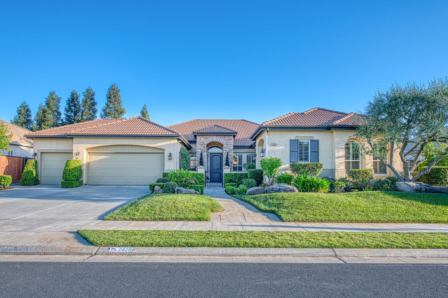 $750,000+