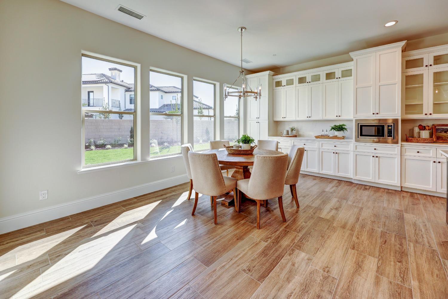 2189 E Strathspey Way, Fresno, CA, 93730