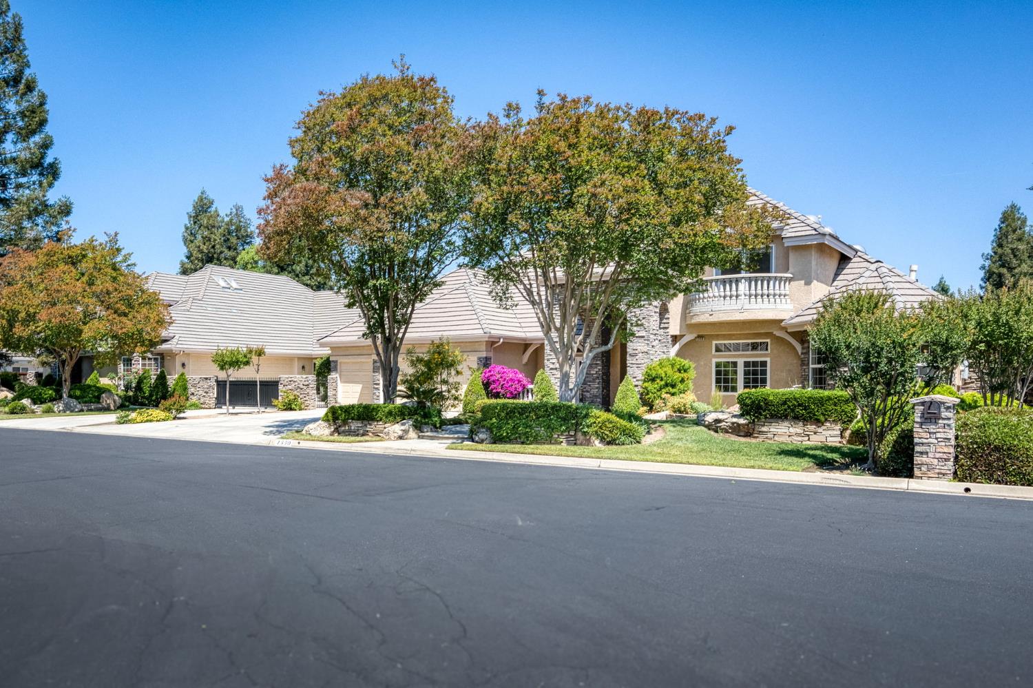 Single Family in Fresno - photo 2