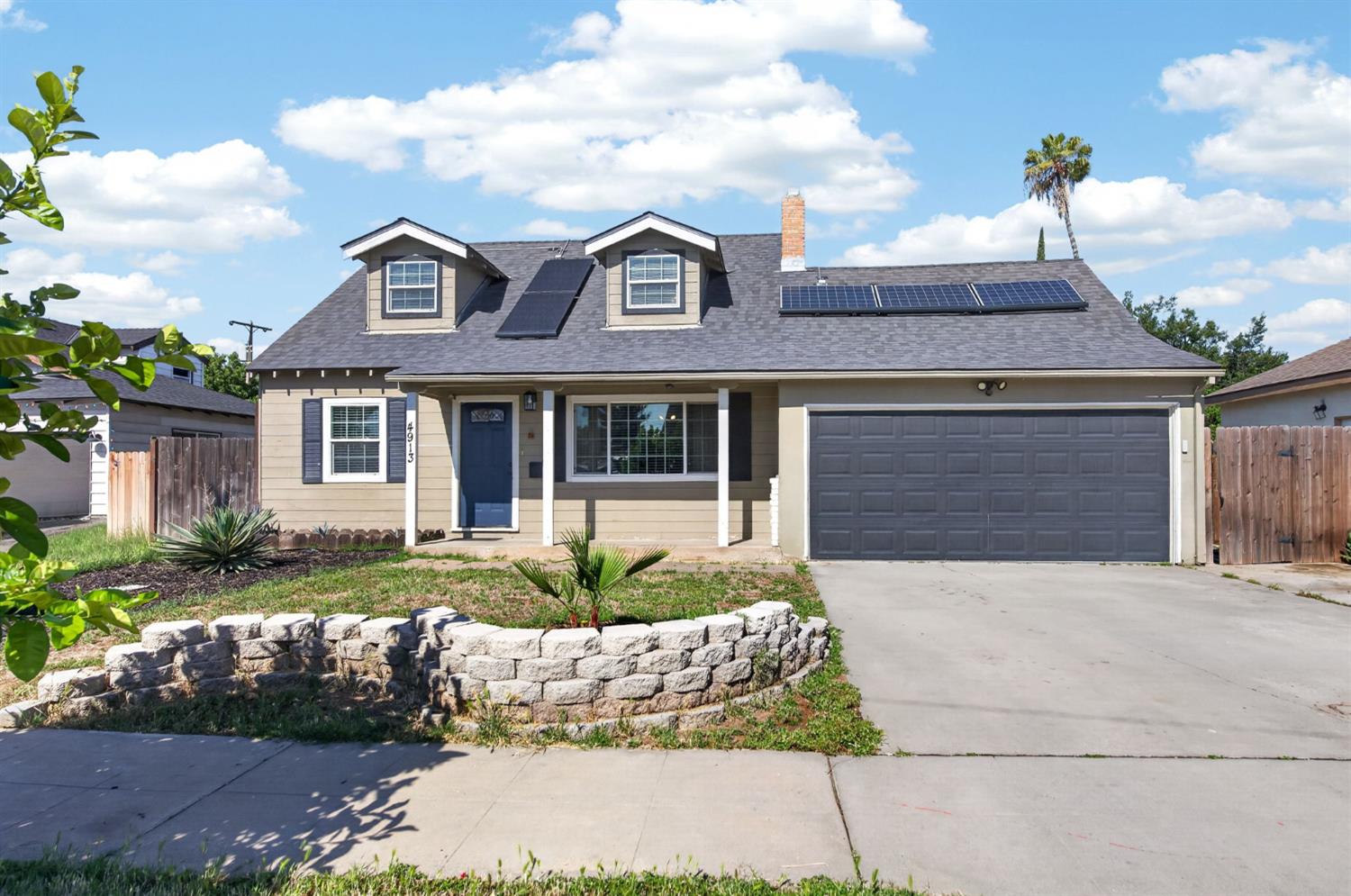 Single Family in Fresno - photo 2