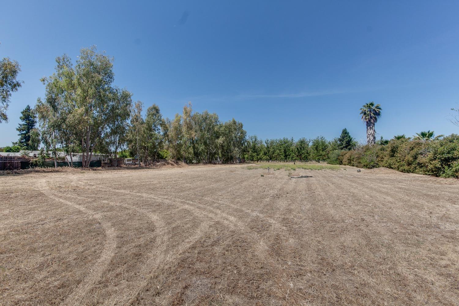9077 N Fowler Avenue, Clovis, CA, 93619