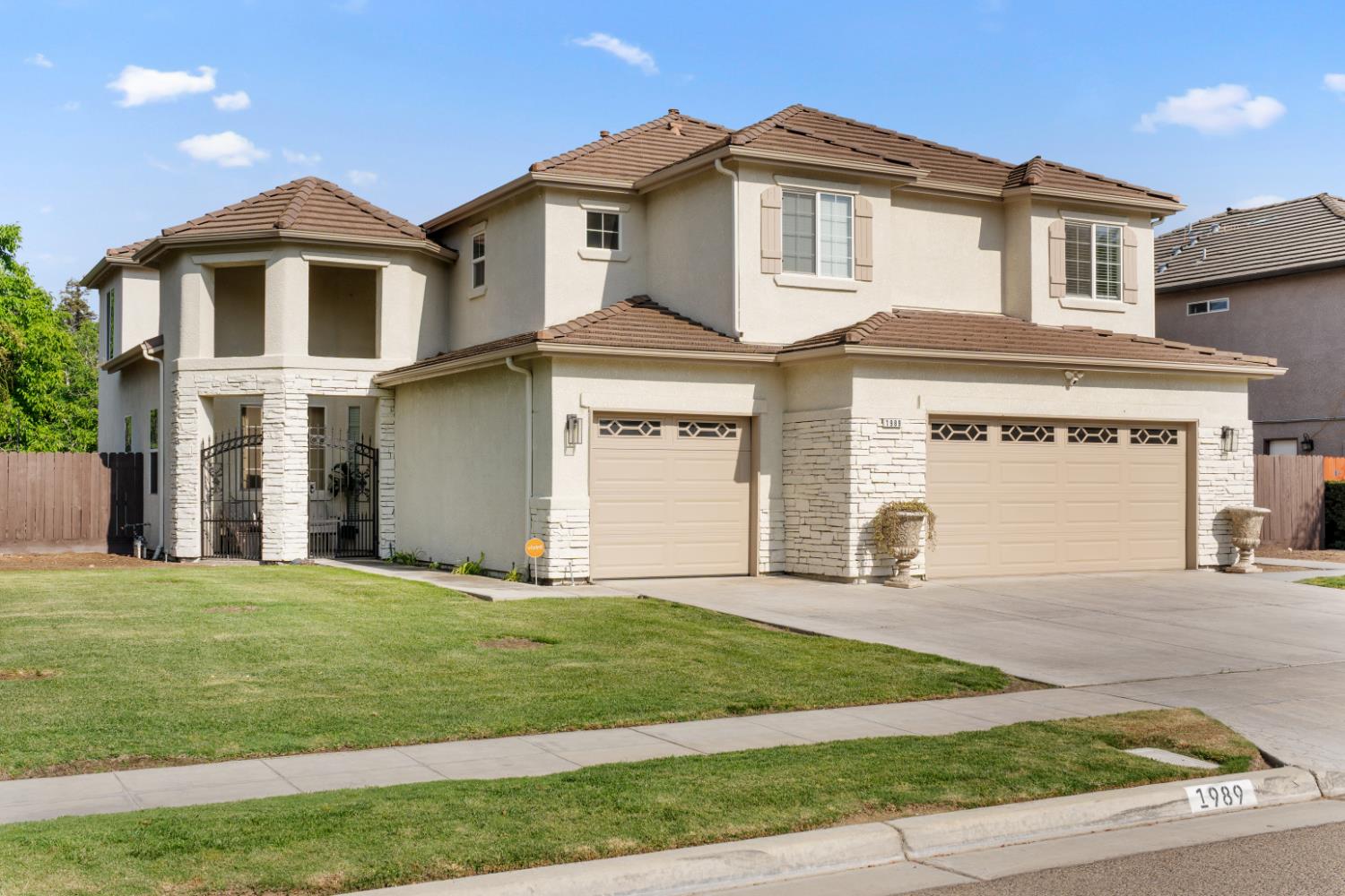 Featured listings