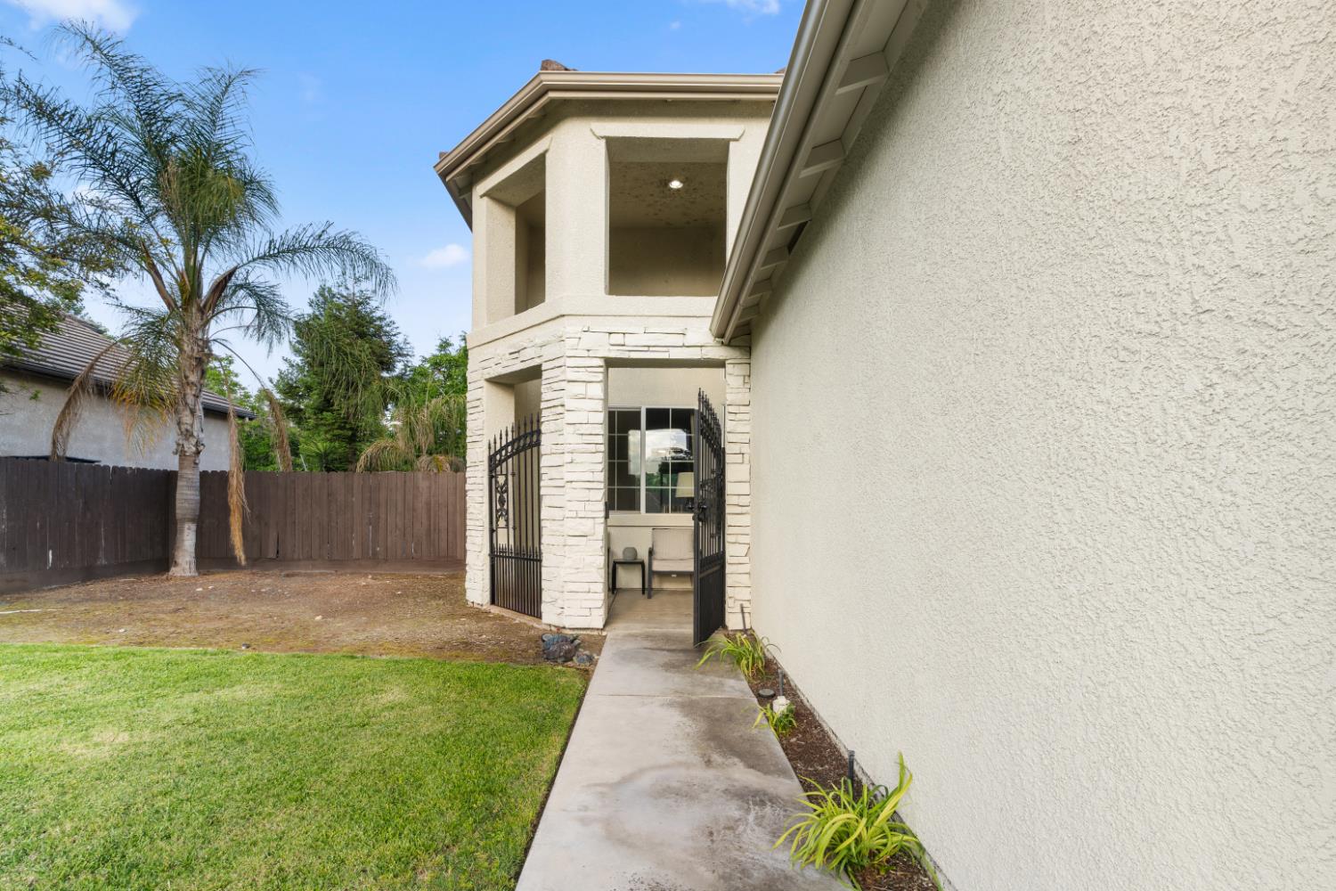 Single Family in Fresno - photo 3
