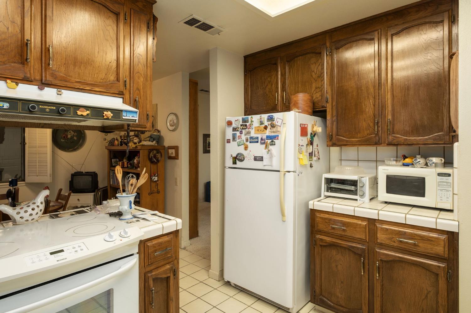 1049 W Sierra Avenue, Fresno, CA, 93711