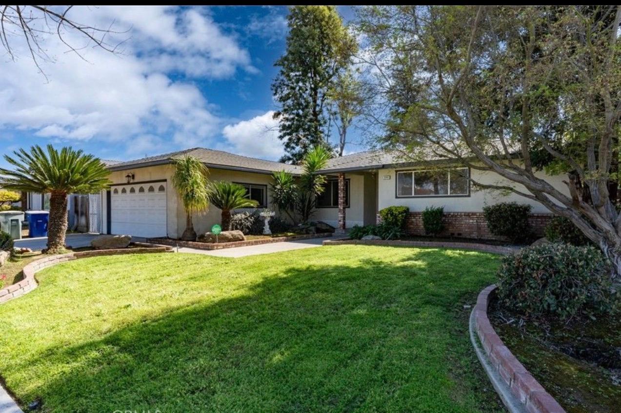 Single Family in Fresno - photo 2