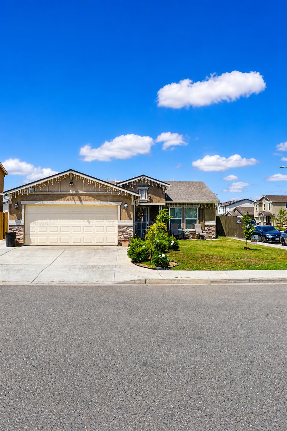 Single Family in Fresno - photo 2