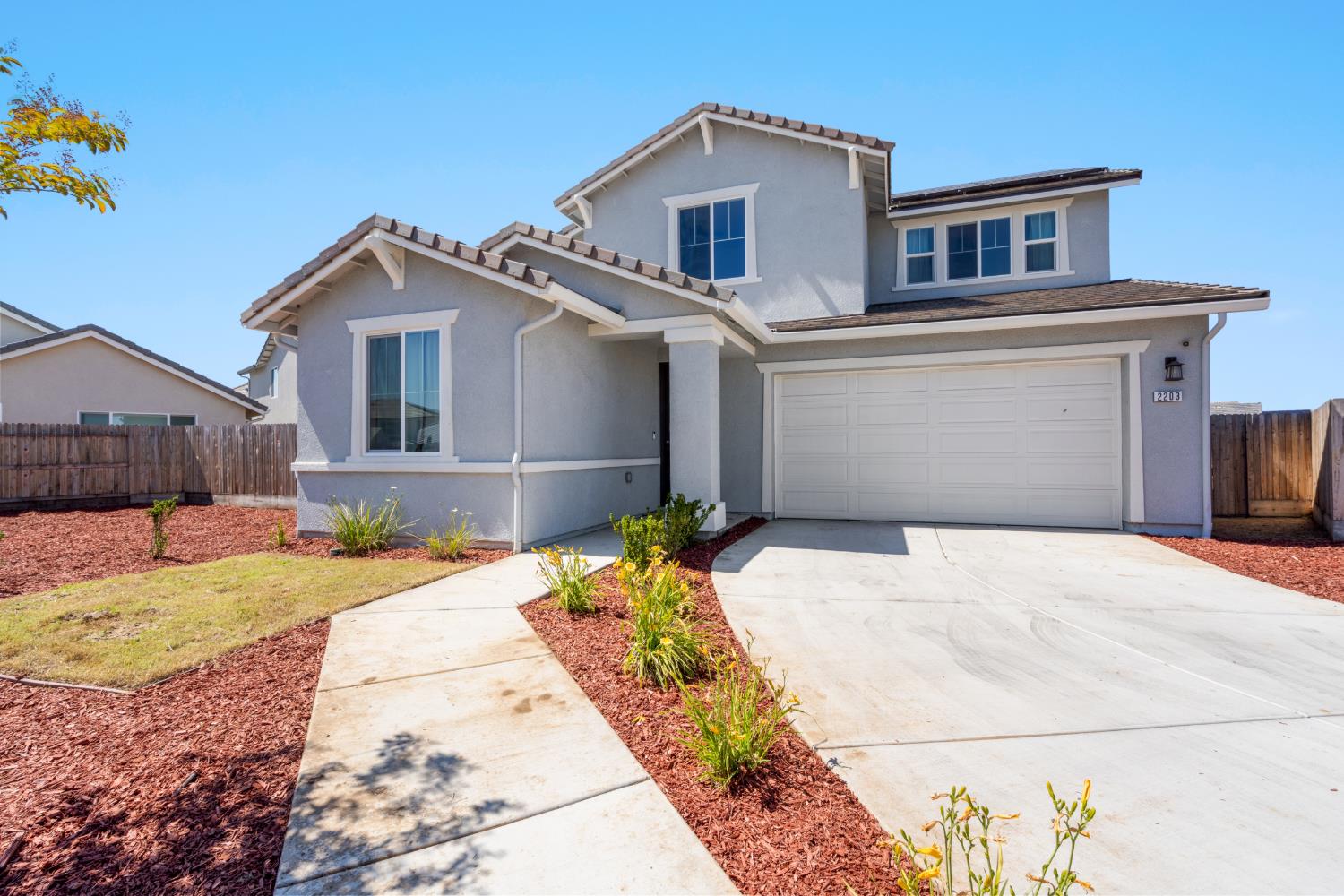 Single Family in Fresno - photo 2