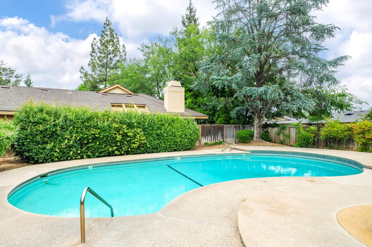 1049 W Sierra Avenue, Fresno, CA, 93711