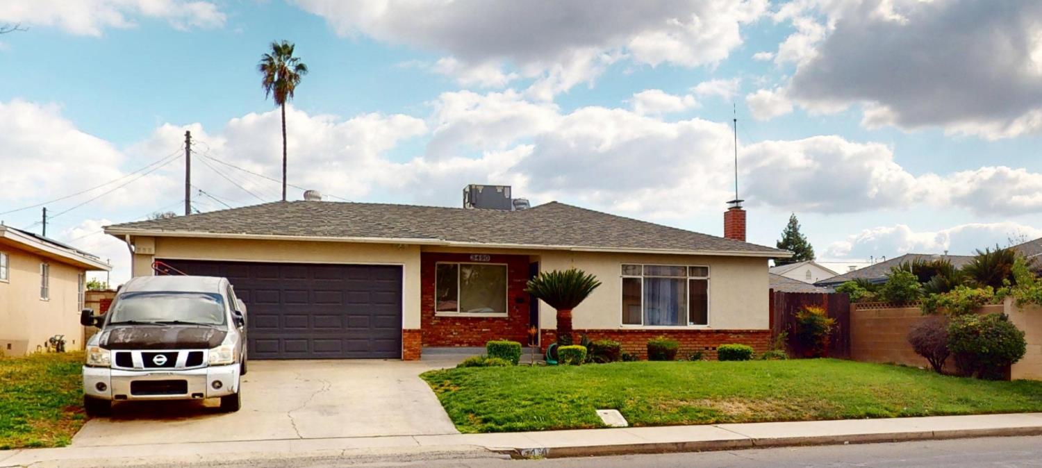 Single Family in Fresno - photo 3