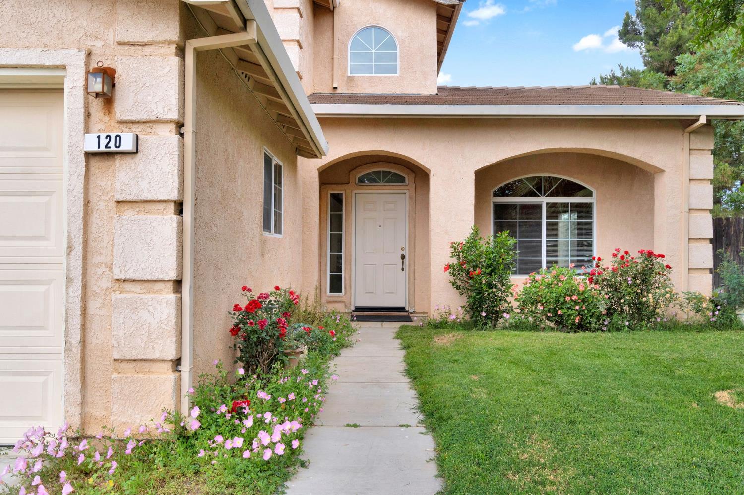 Single Family in Chowchilla - photo 3