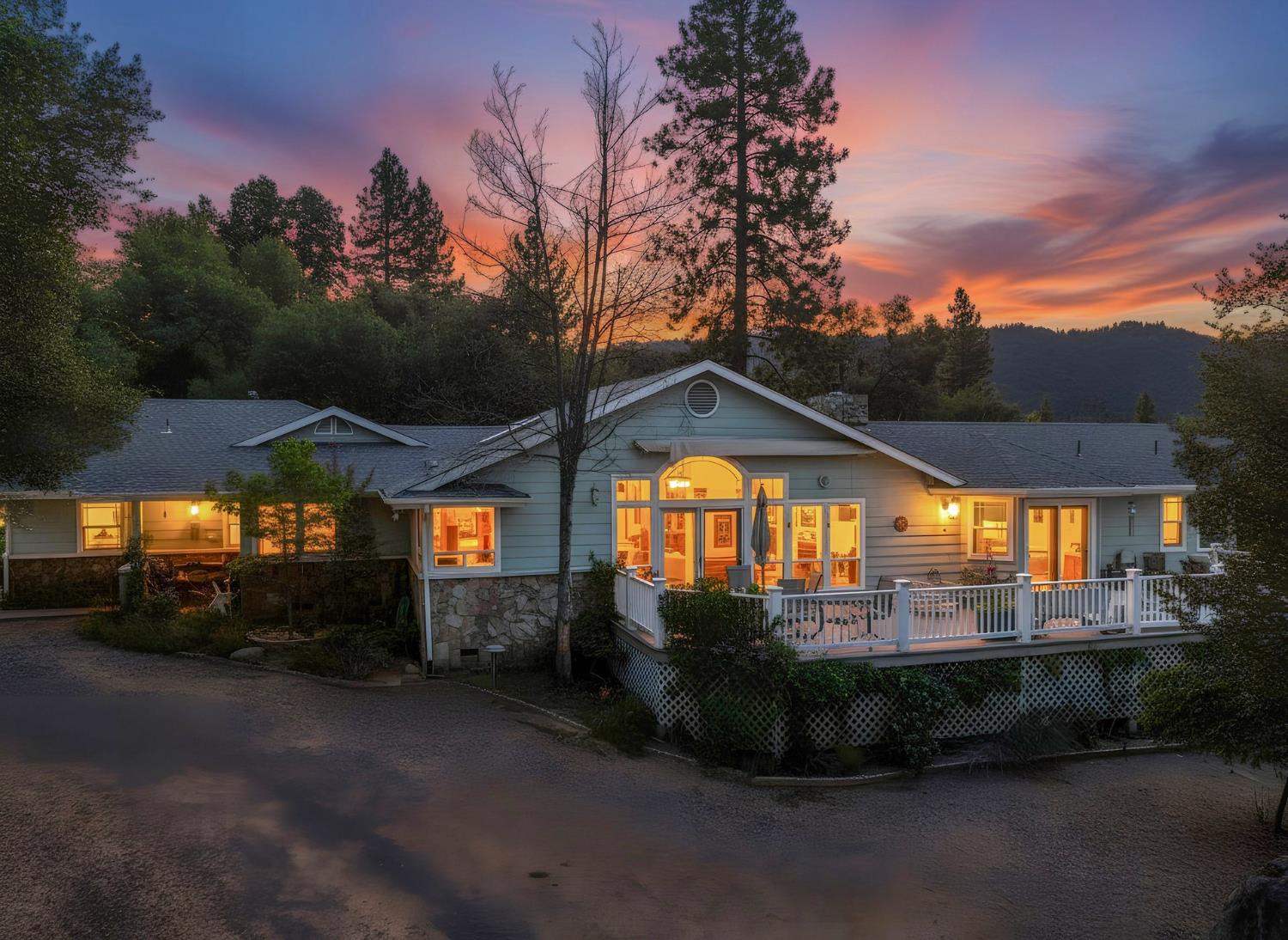 Single Family in Ahwahnee - photo 3