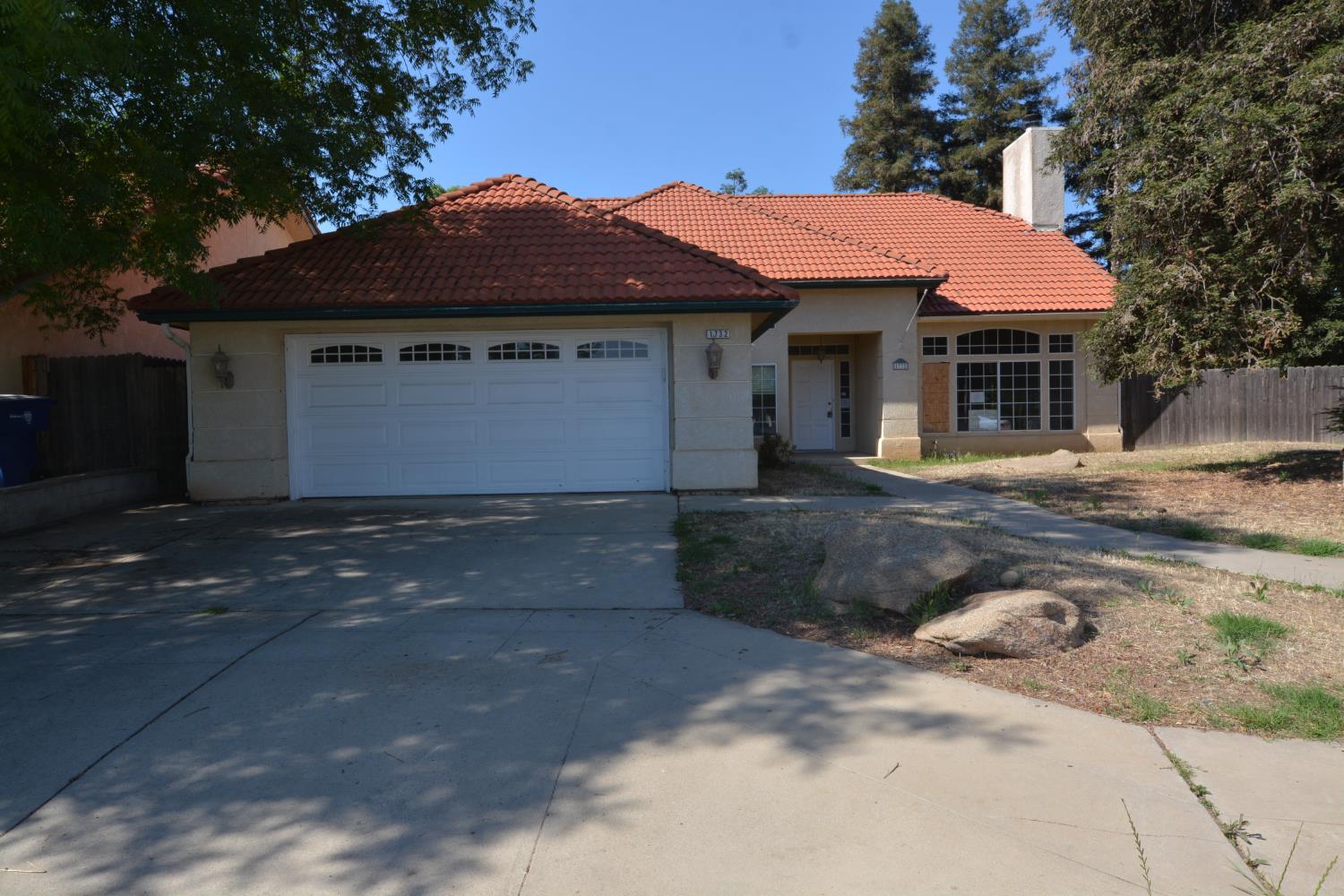 <p>Fresno-Clovis Featured listings</p>