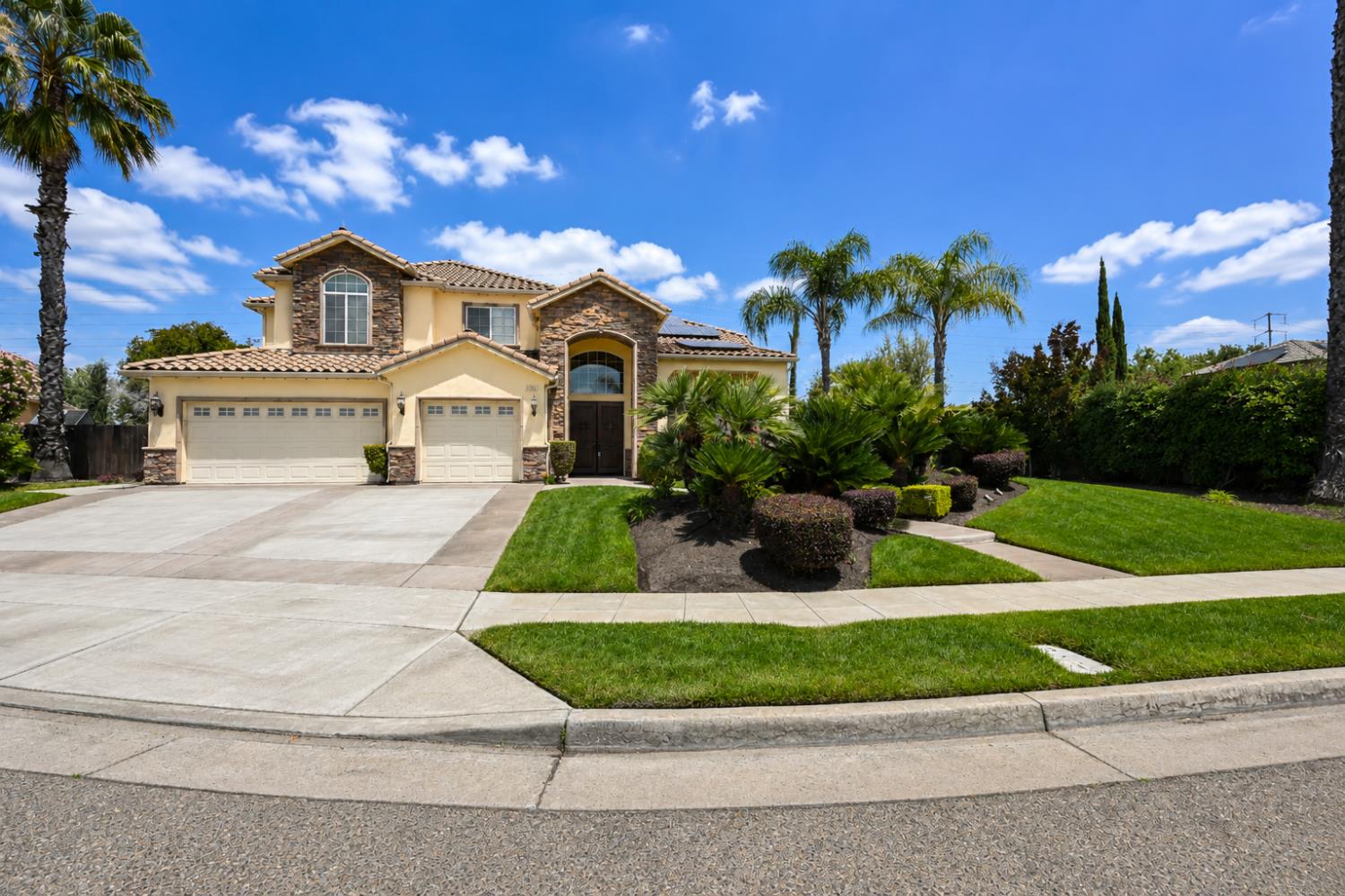 Featured listings