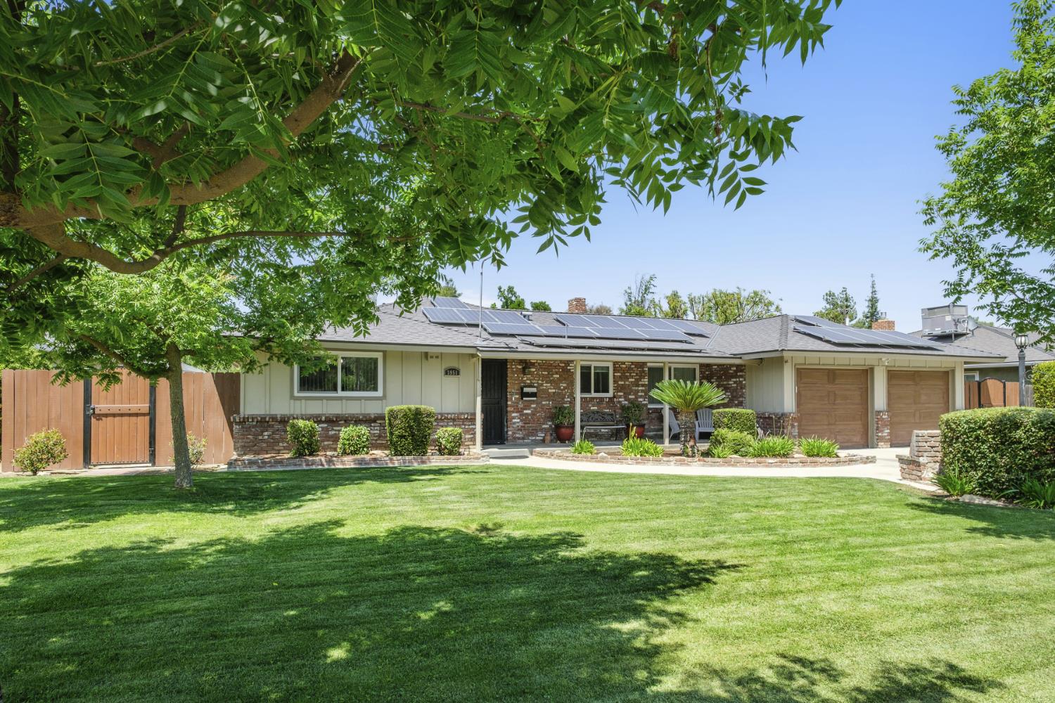 Single Family in Fresno - photo 2