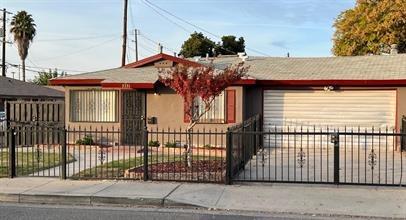Duplex in Fresno - photo 3