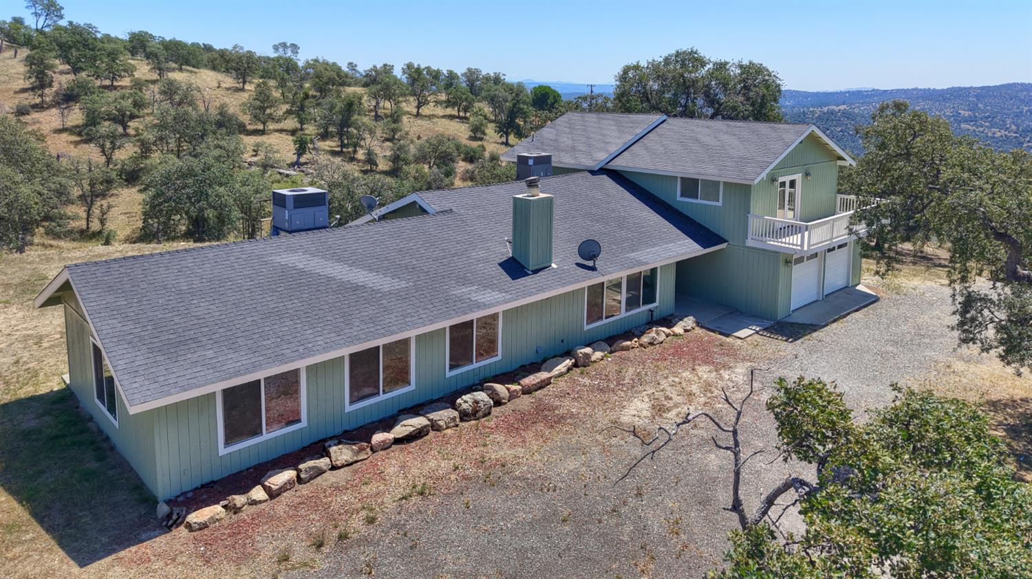 Single Family in Coarsegold - photo 2