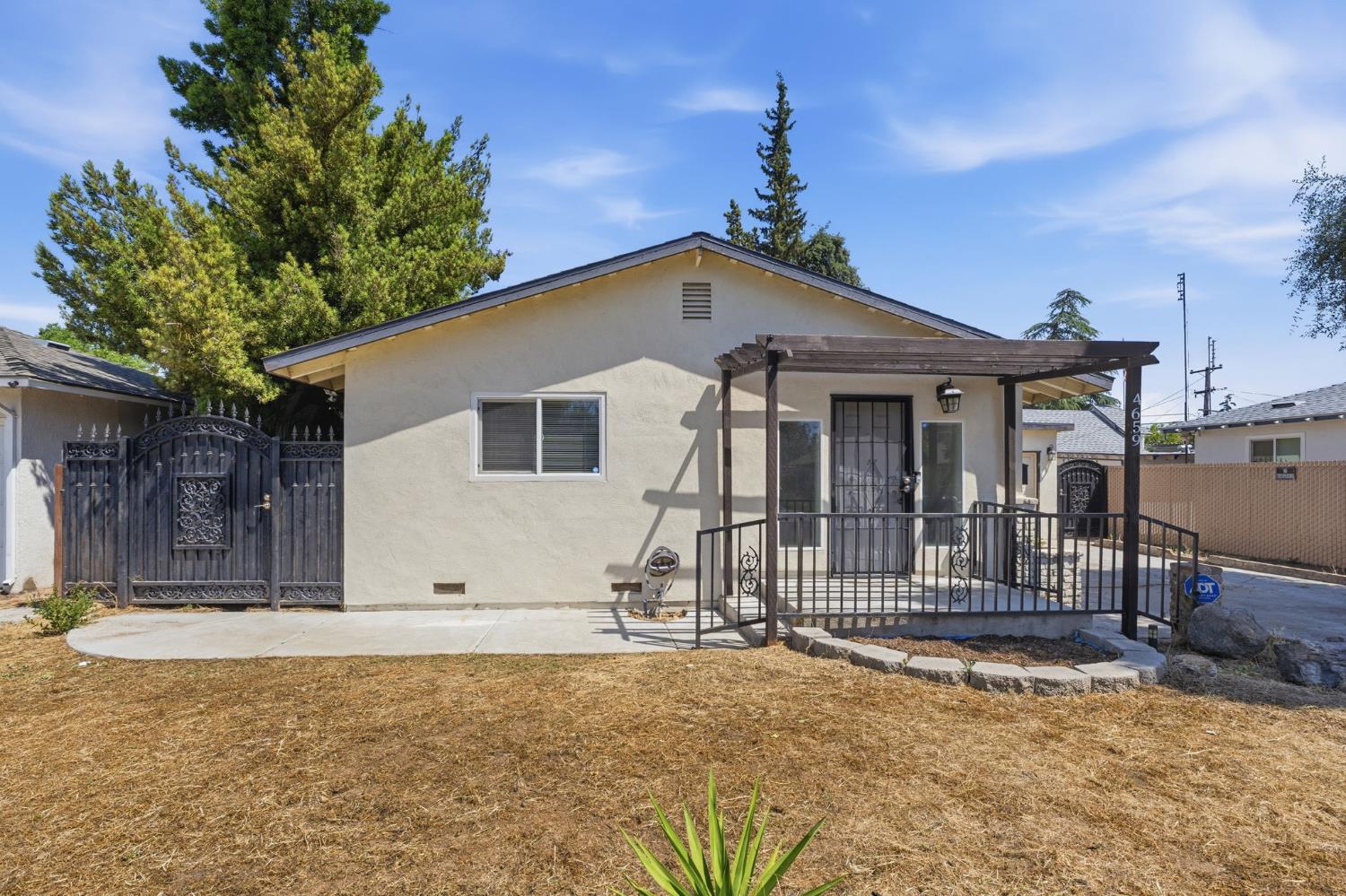Single Family in Fresno - photo 3