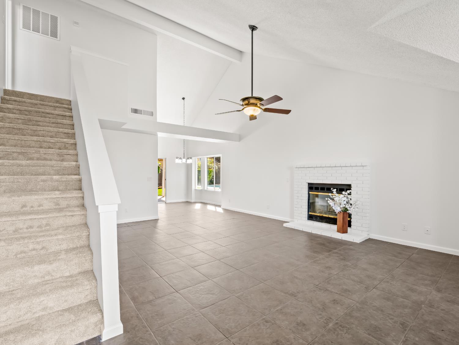 Single Family in Fresno - photo 3