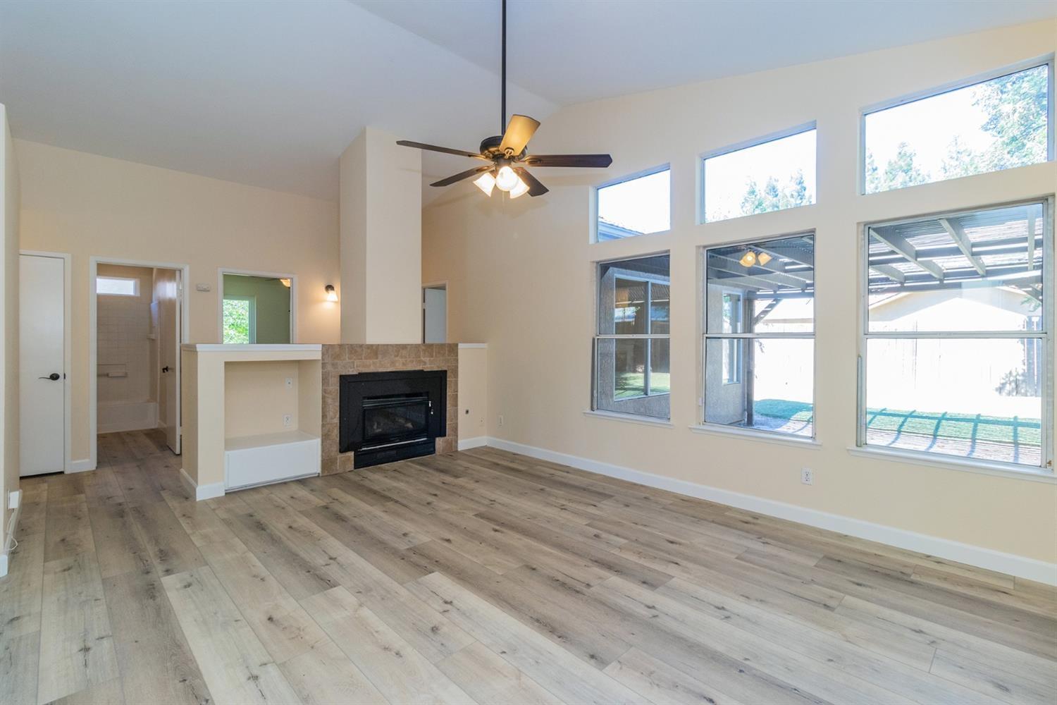 Single Family in Fresno - photo 3