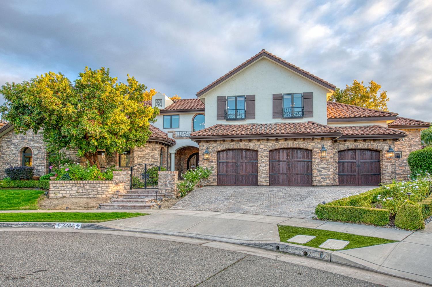 Single Family in Fresno - photo 2