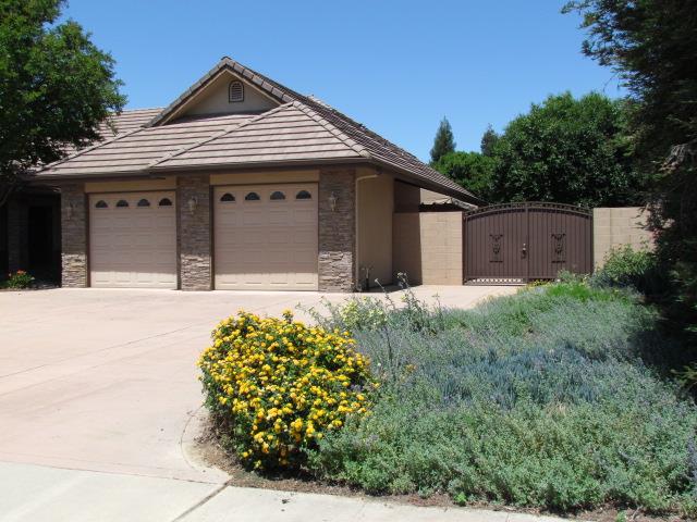 Single Family in Selma - photo 3