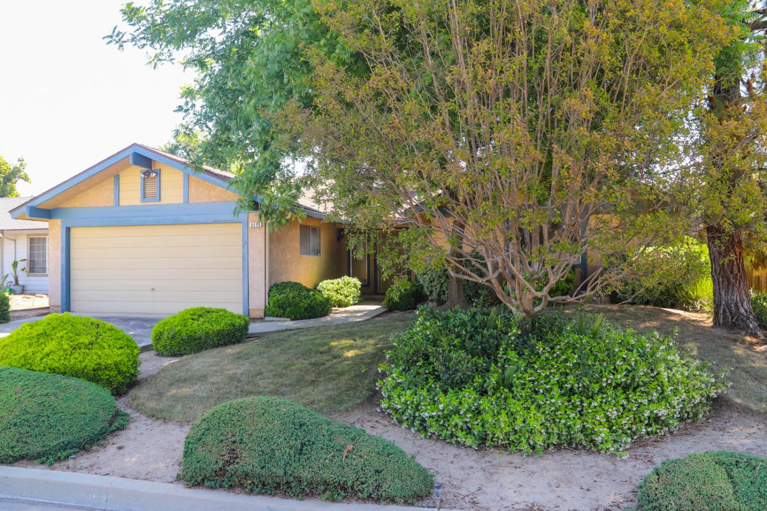 Single Family in Fresno - photo 2