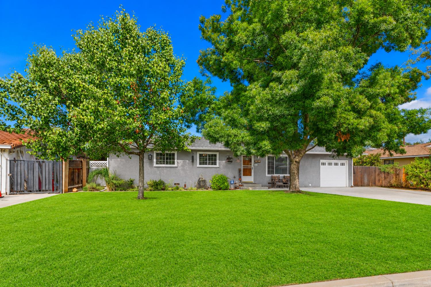 Single Family in Fresno - photo 2