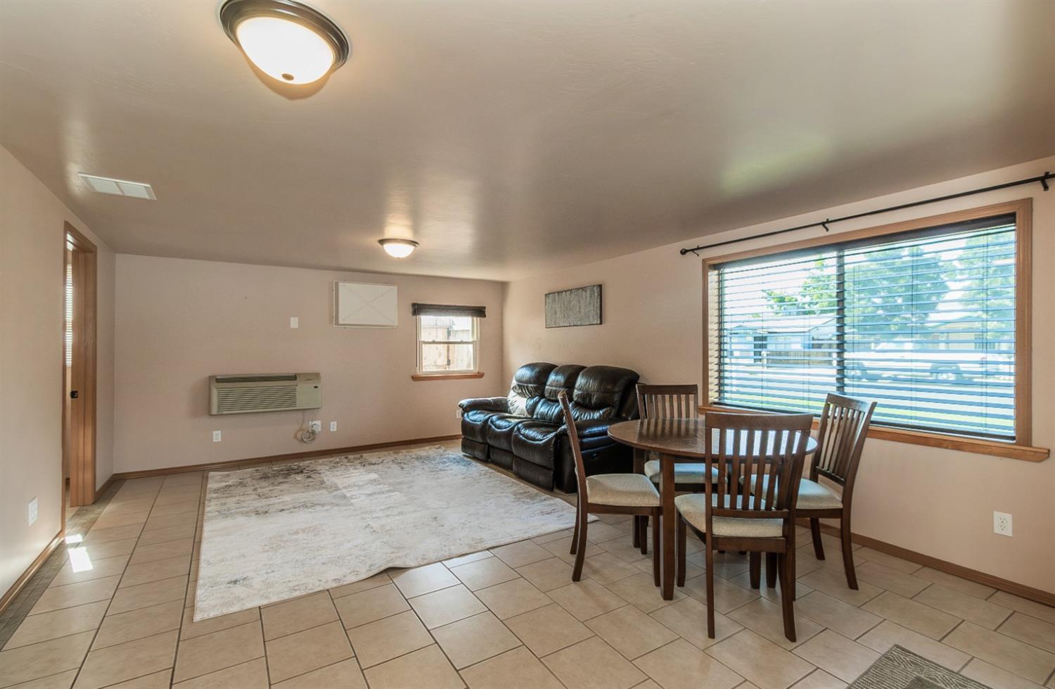 Single Family in Clovis - photo 3