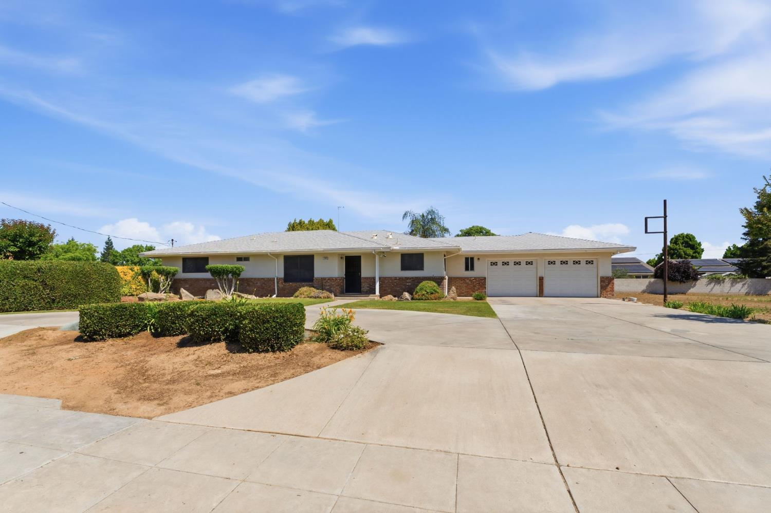 Single Family in Fresno - photo 3