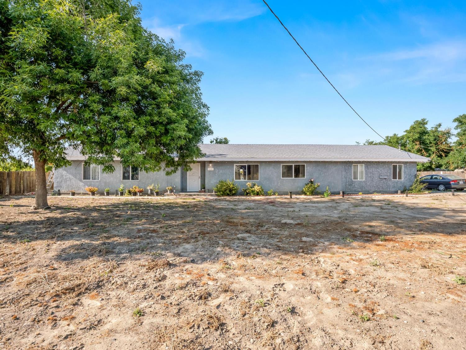 Single Family in Caruthers - photo 3