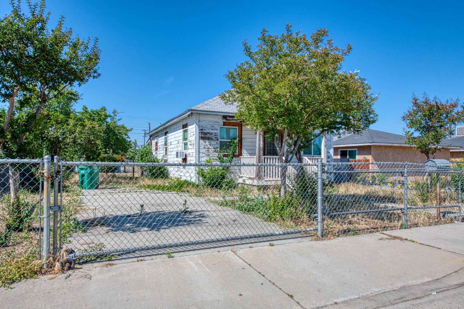 Single Family in Selma - photo 3
