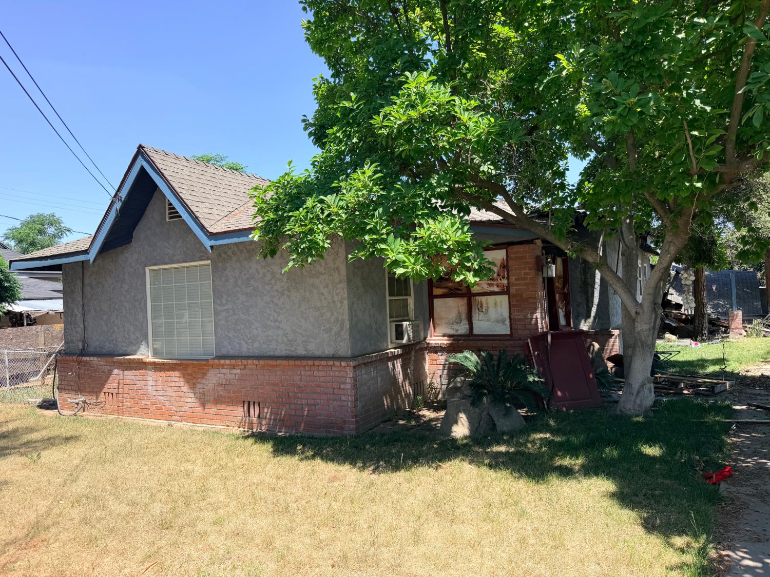 Single Family in Fresno - photo 2