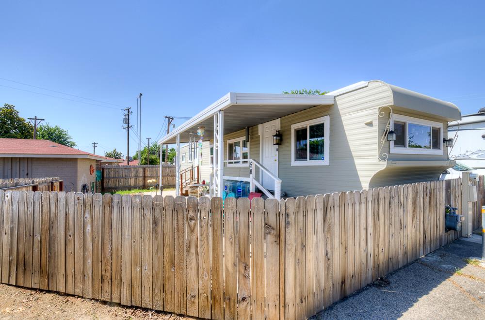 Mobile Home in Fresno - photo 3